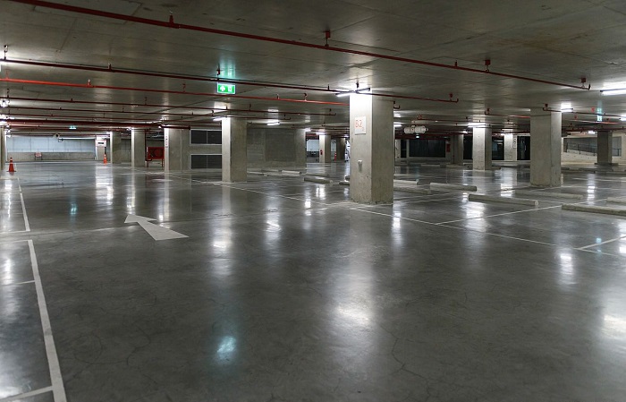 固化劑地坪施工方案：打造耐磨耐壓的工業地面