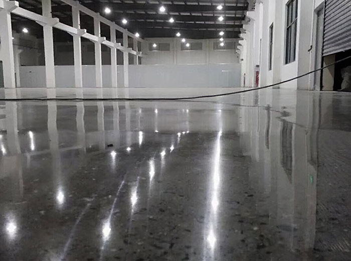 固化劑地坪施工研磨機：提升地坪施工品質的利器